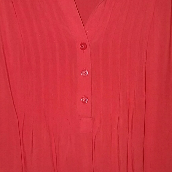 Red long sleeve - Picture 2 of 3