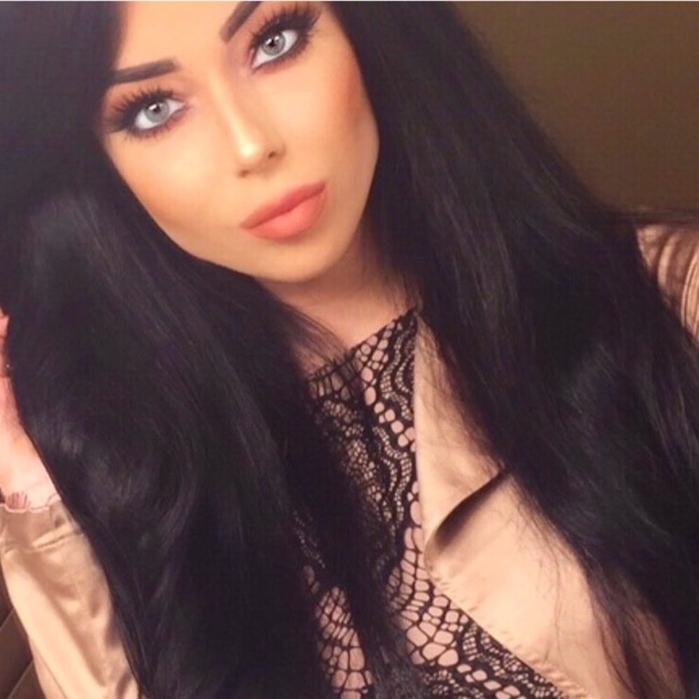 Meet your Posher, Hillary