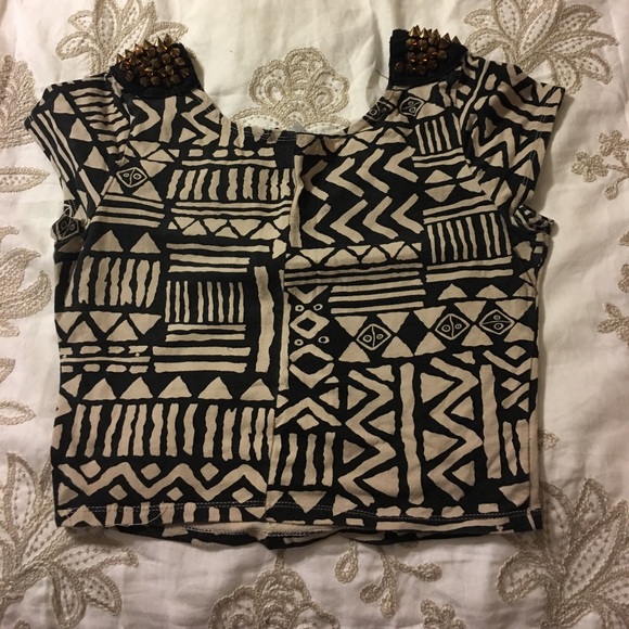 Cute patterned crop - Picture 3 of 3