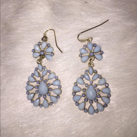 Beautiful Statement Earrings - Picture 2 of 2