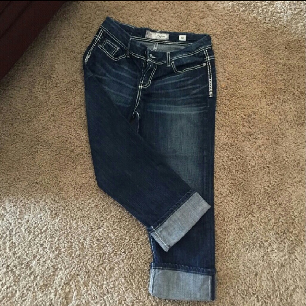 BKE Capris. Not sure of style. EUC