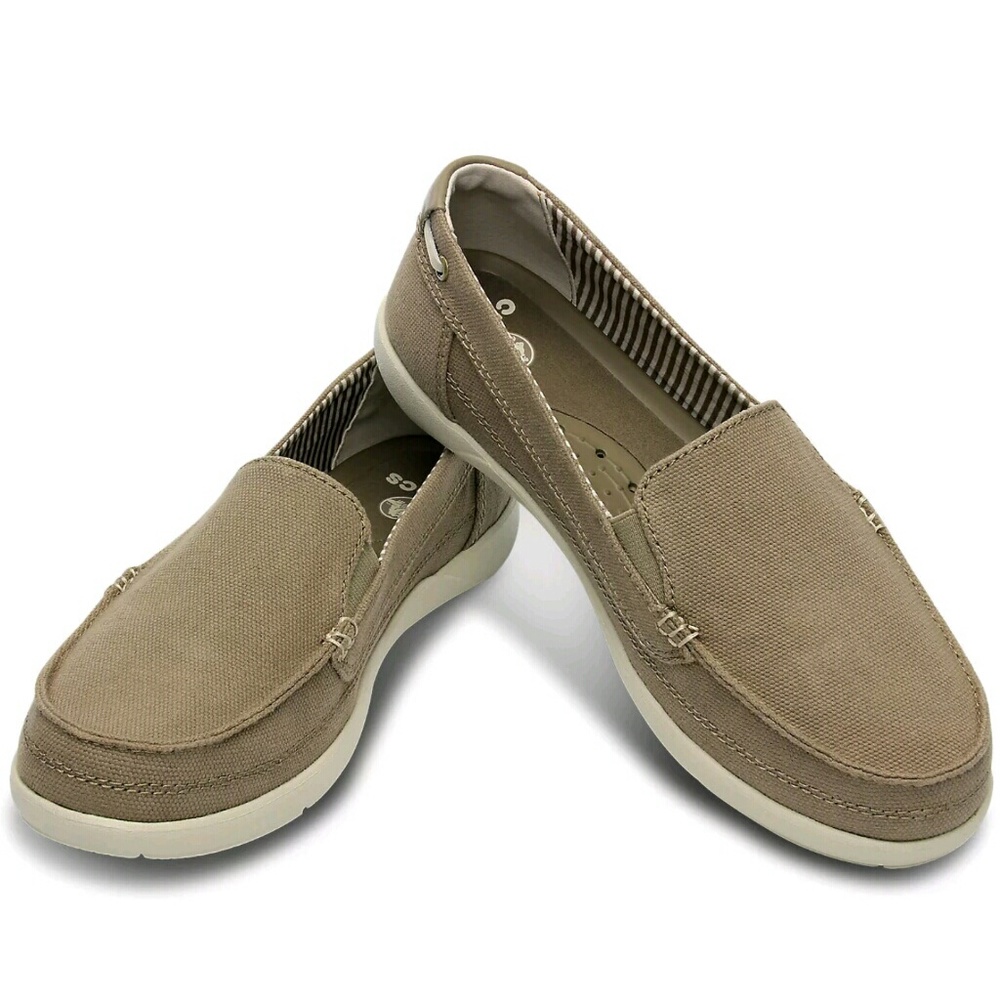 Crocs Walu Canvas Loafer size 6M