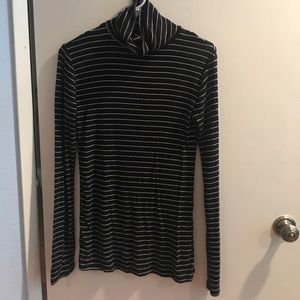 Rubbed long sleeve turtleneck