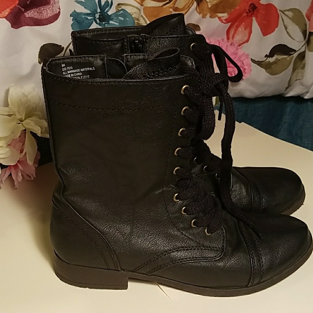 Combat boots