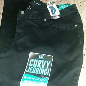 Ariya Jeans