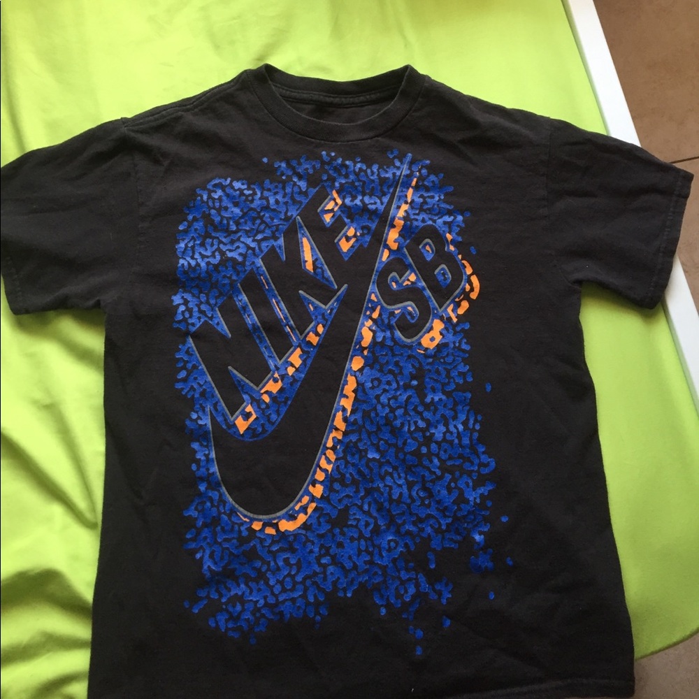nike tshirt