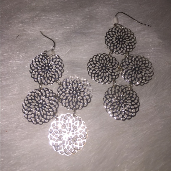 Beautiful Statement Earrings - Picture 2 of 3