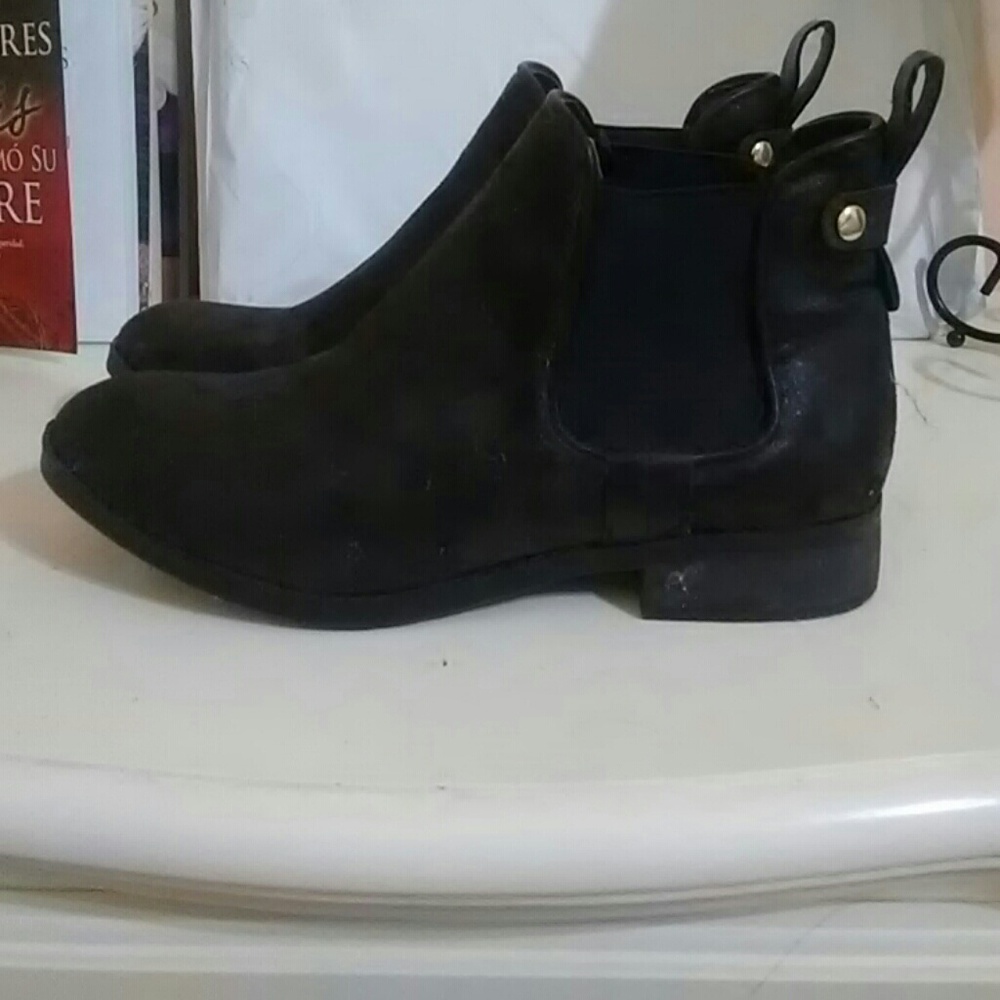 Black water resistant booties