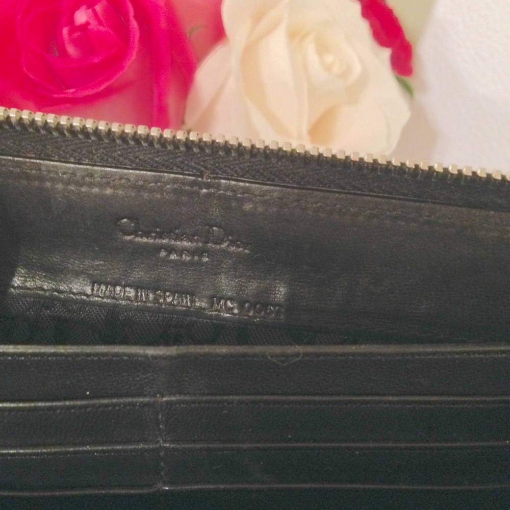Dior Wallet Code - Picture 2 of 2
