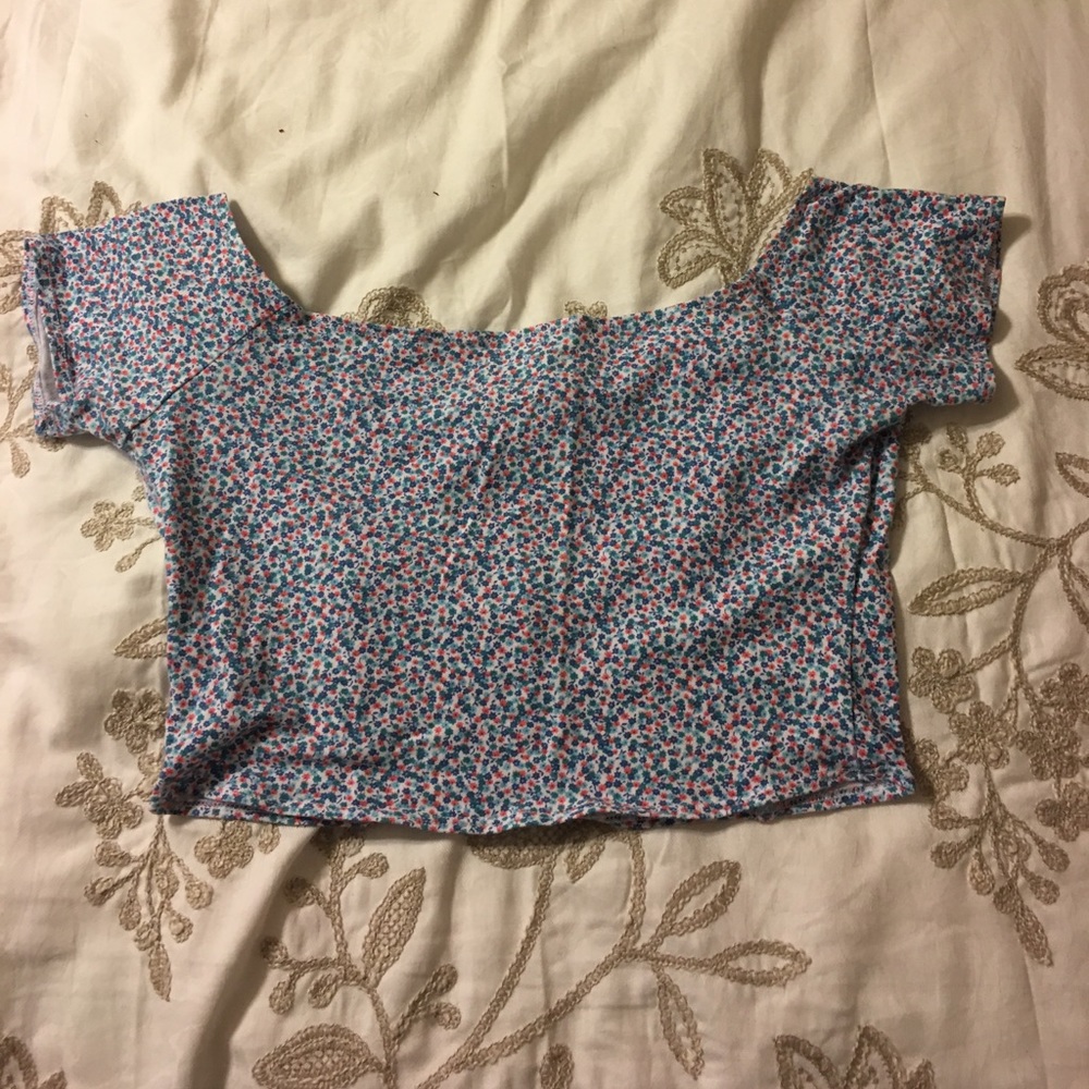 Floral Hollister crop