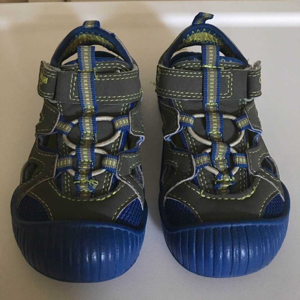 Boy, size 9, Oshkosh bigosh sandals