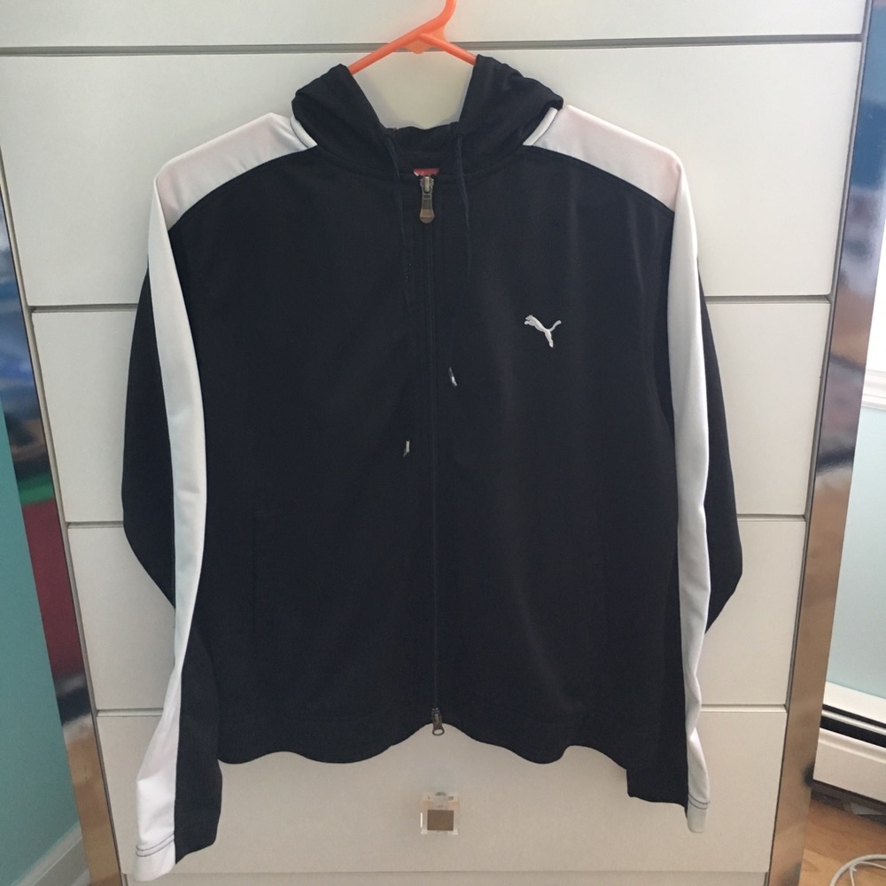 Vintage puma jacket with hoodie!