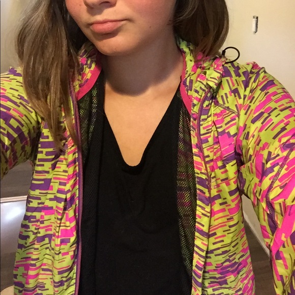 Asics Windbreaker - Picture 1 of 4