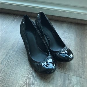 adorable tory burch size 9.5 wedges! brand new