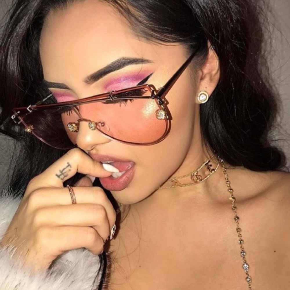 Last Pair " Iris" Clear Pink Sunglasses 💓 - Picture 3 of 6