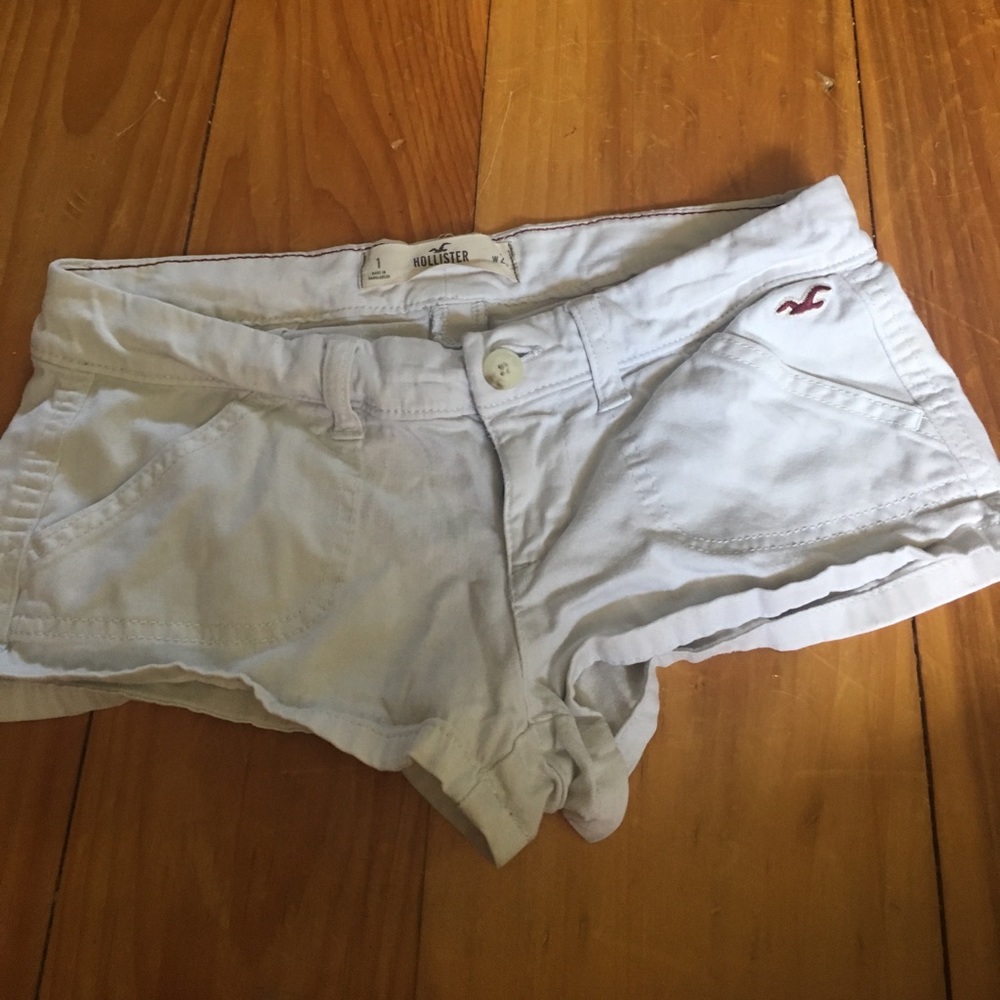 White hollister shorts