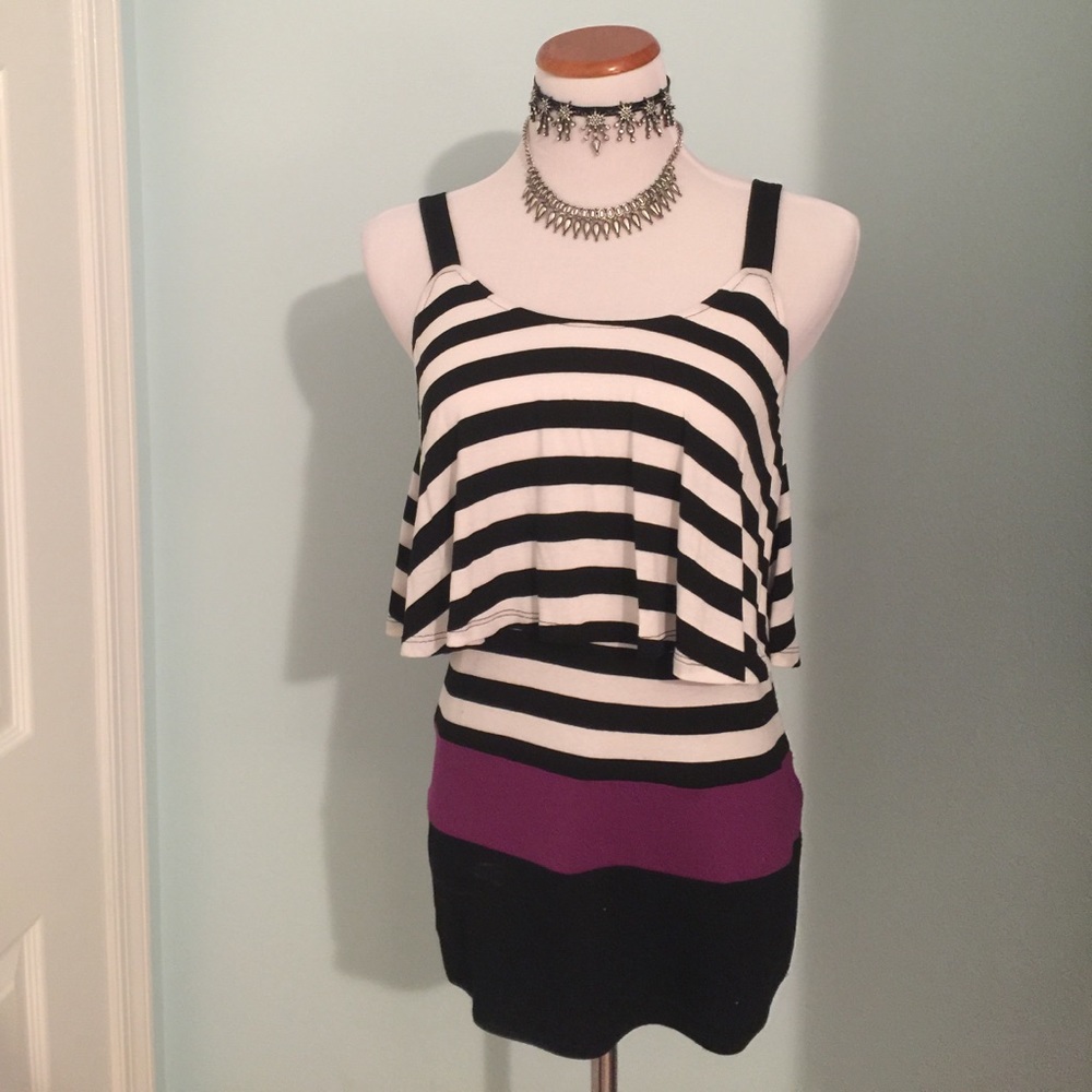 White House Black Market Tank - Picture 2 of 5