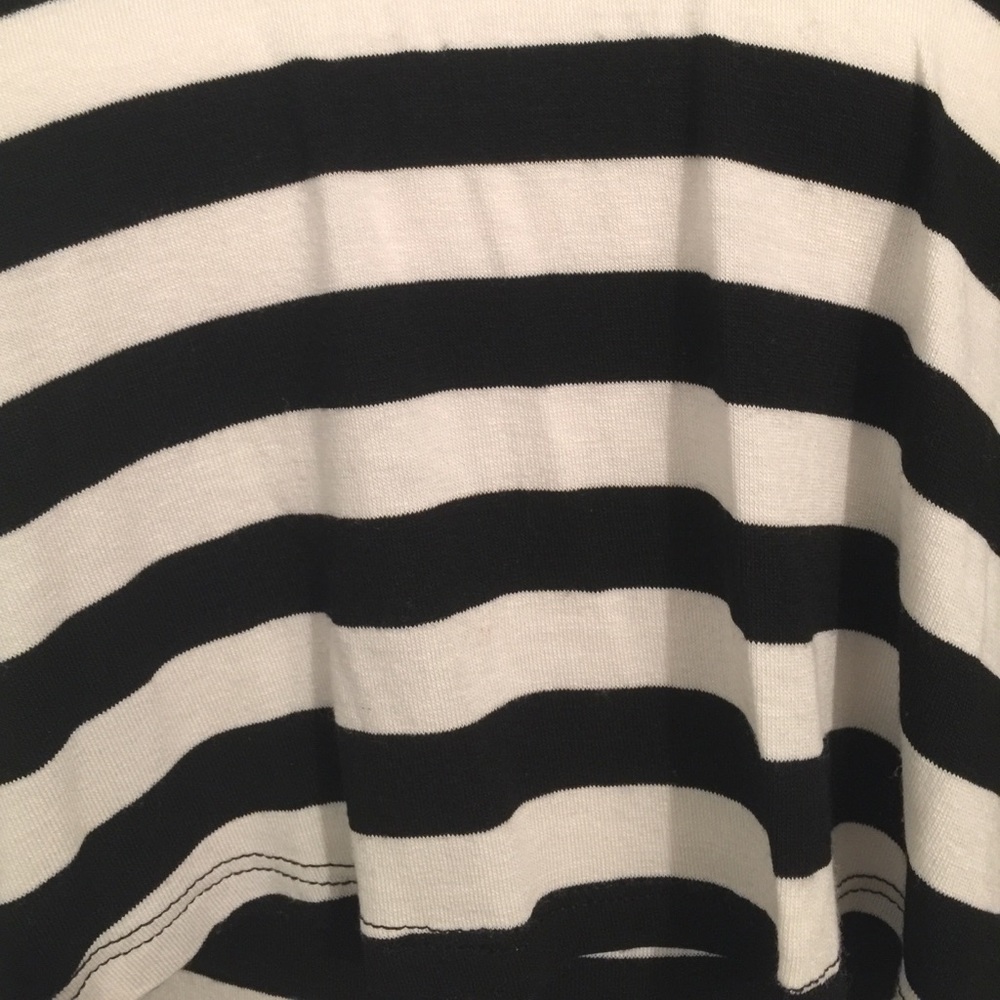 White House Black Market Tank - Picture 3 of 5