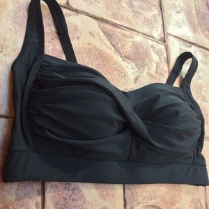NWT Twist Front Bikini Top by Cactus