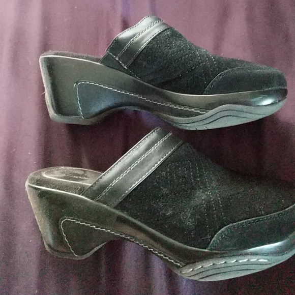 Clogs - Picture 2 of 4