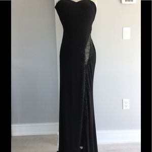 Elegant strapless maxi dress