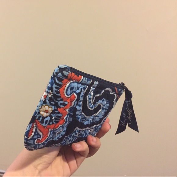 Adorable Vera Bradley Coin Purse - Picture 2 of 3