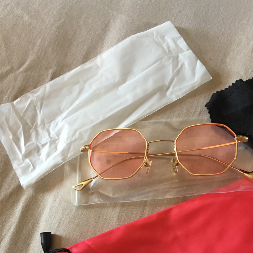 Pink 90's sunglasses
