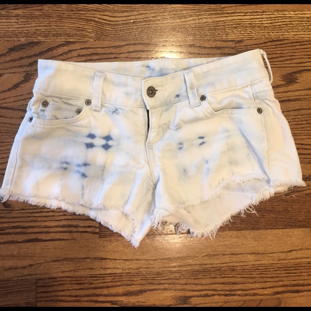 LF Carmar low rise bleached shorts. Size 24