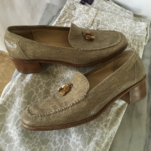 StuArt WeitZman hEelEd loAfer - Picture 1 of 8