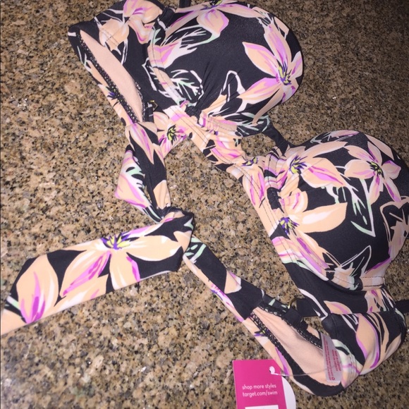 Adorable Push-Up Target Bikini - Picture 2 of 5