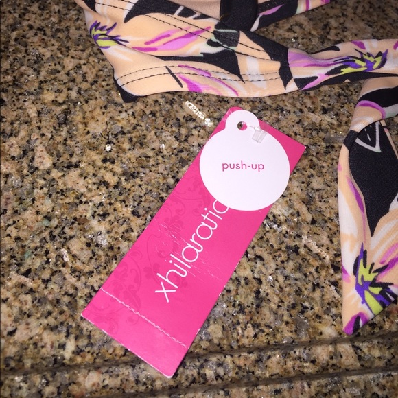 Adorable Push-Up Target Bikini - Picture 4 of 5