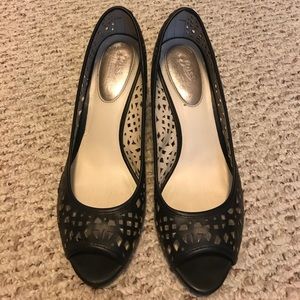 Bass wedge peep toes