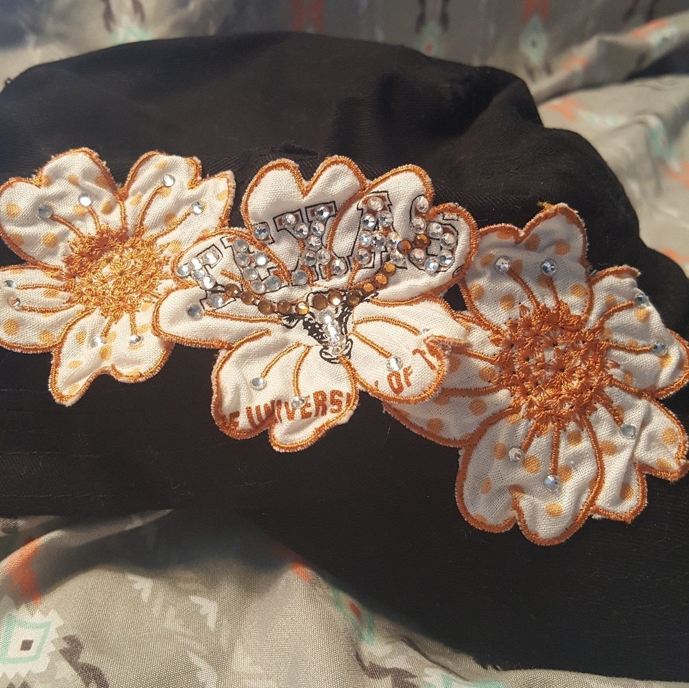 NWOT Embellished UT Longhorn hat
