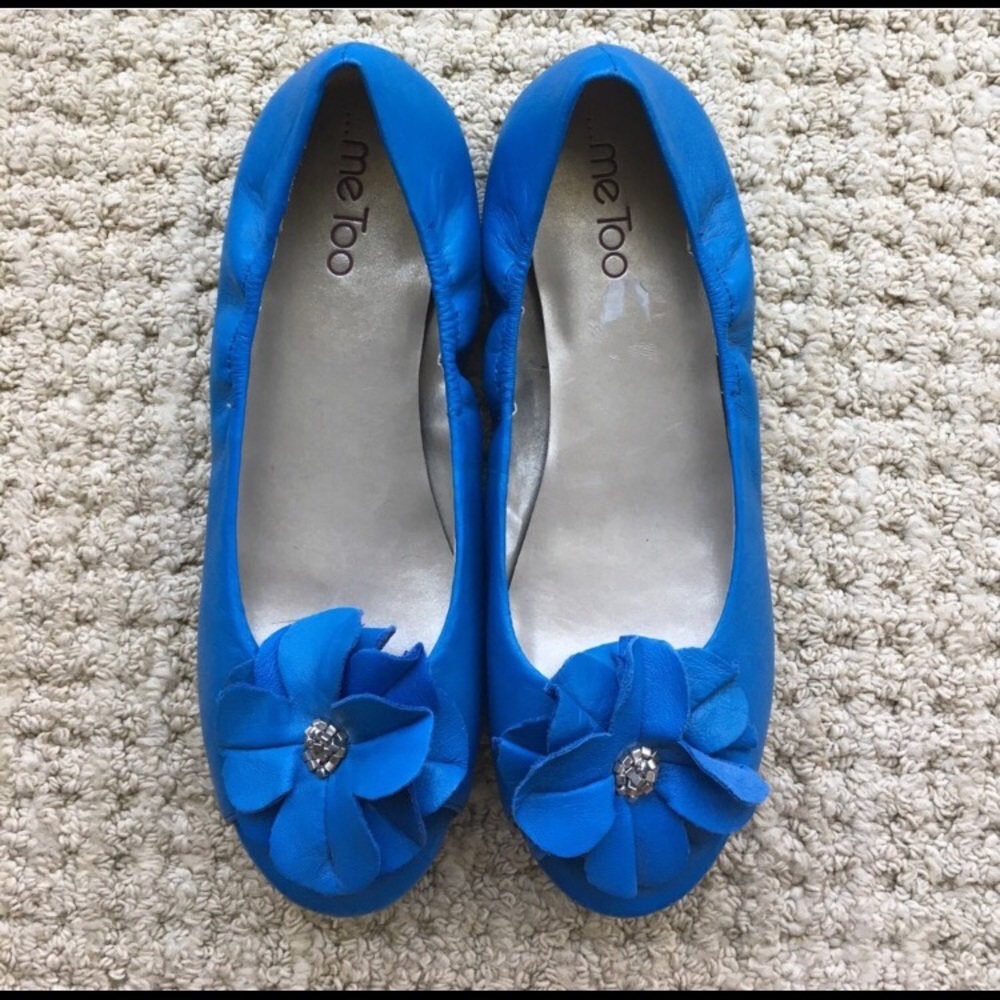 Me Too peep toe flats in beautiful bright blue.