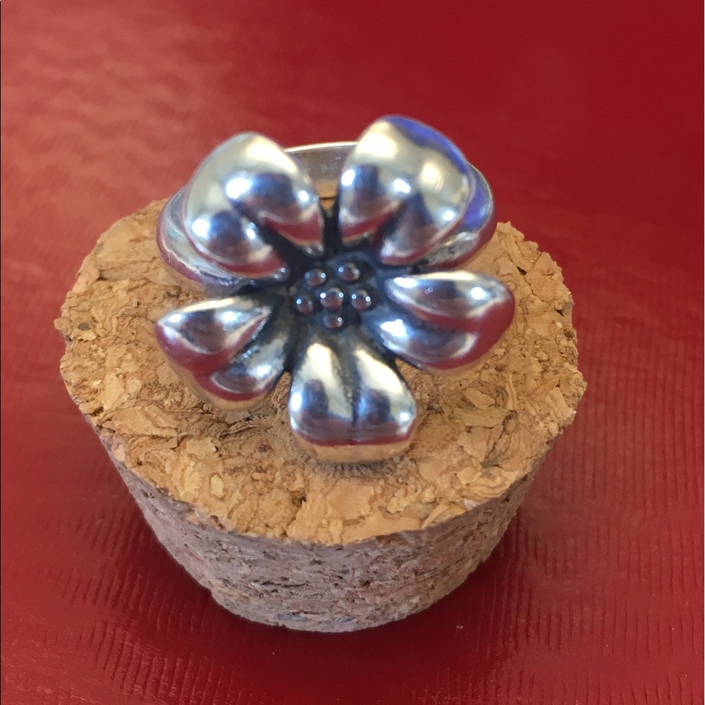 James Avery Flower Ring size 7 1/2