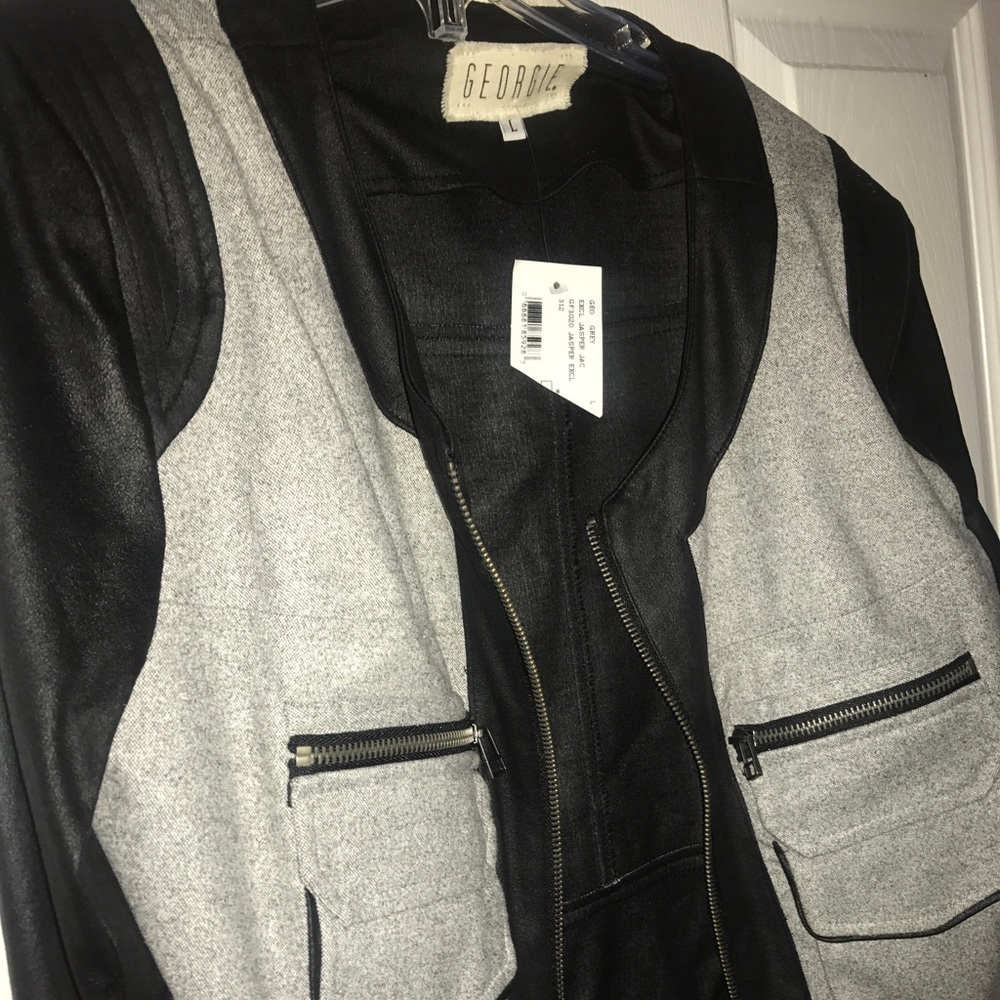 Black Jacket - Picture 4 of 4