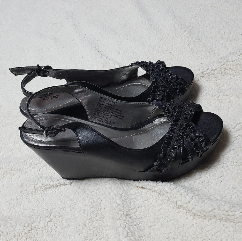 Black ruffle sandals