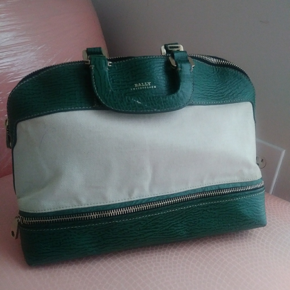 Bally Switzerland  Women tote hang bag
