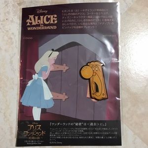ALICE IN WONDERLAND DOORKNOB PIN FROM JAPAN!DISNEY
