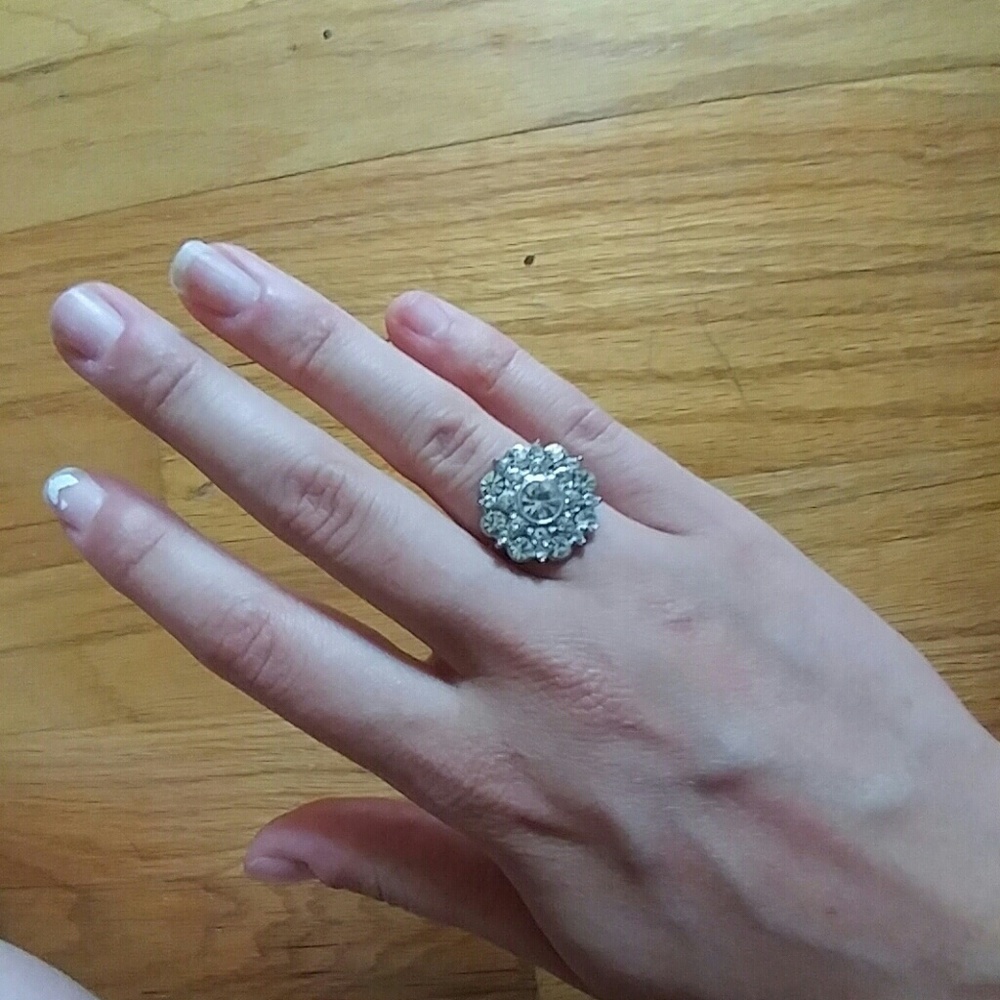 Beautiful flower ring!!