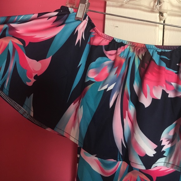 Maxi Dress Off the shoulder! Perfect for summer! - Picture 2 of 5