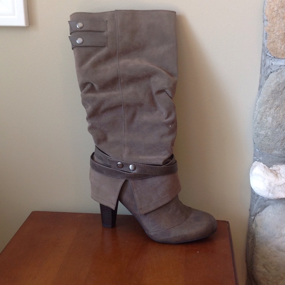 Heeled boots size 9