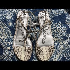 GORGEOUS EUC SNAKE PRINT DAWN SANDALS