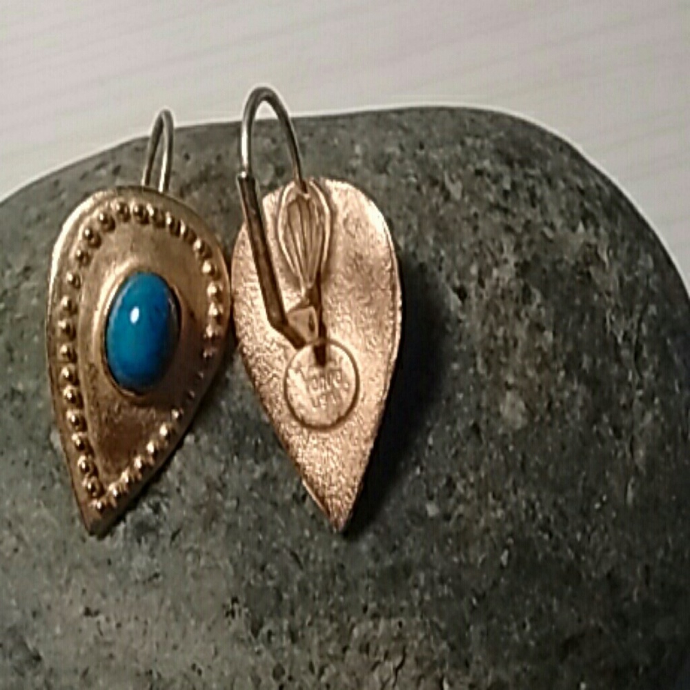 Earings - Picture 2 of 4