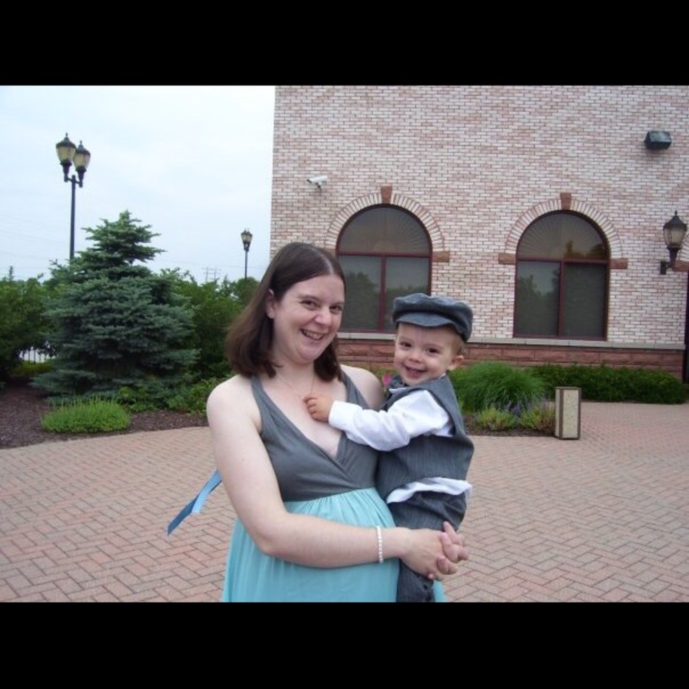 Beautiful summer maternity dress.