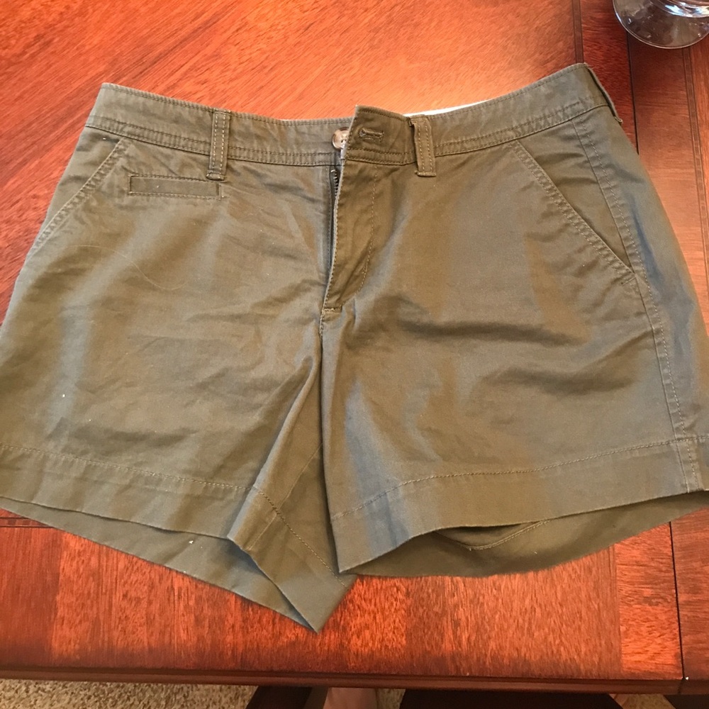Old navy army green shorts
