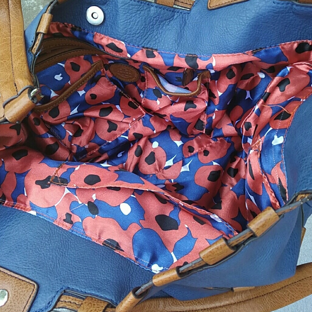 Purse - Picture 2 of 4