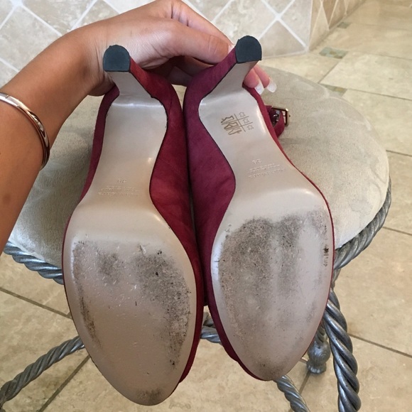 MaxMara 'Anita' Red Suede Open Toe Platform - Picture 4 of 5