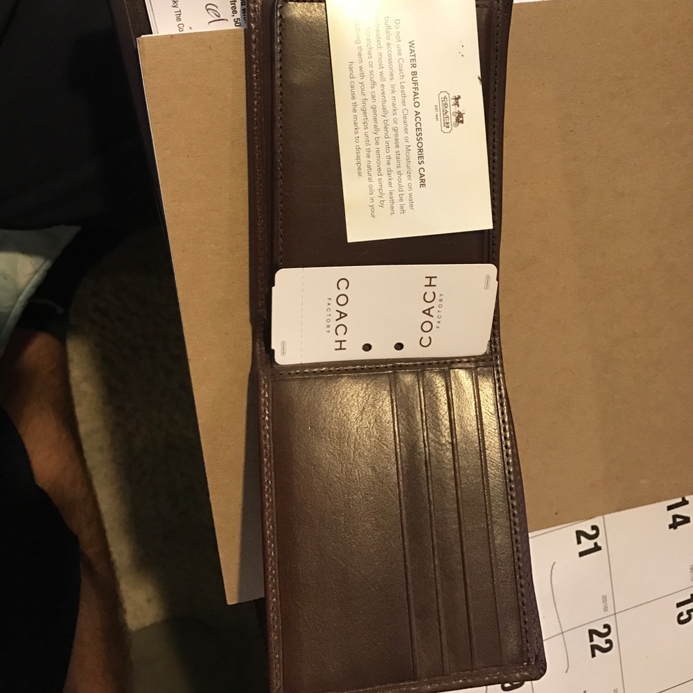 Coach leather wallet (never used)