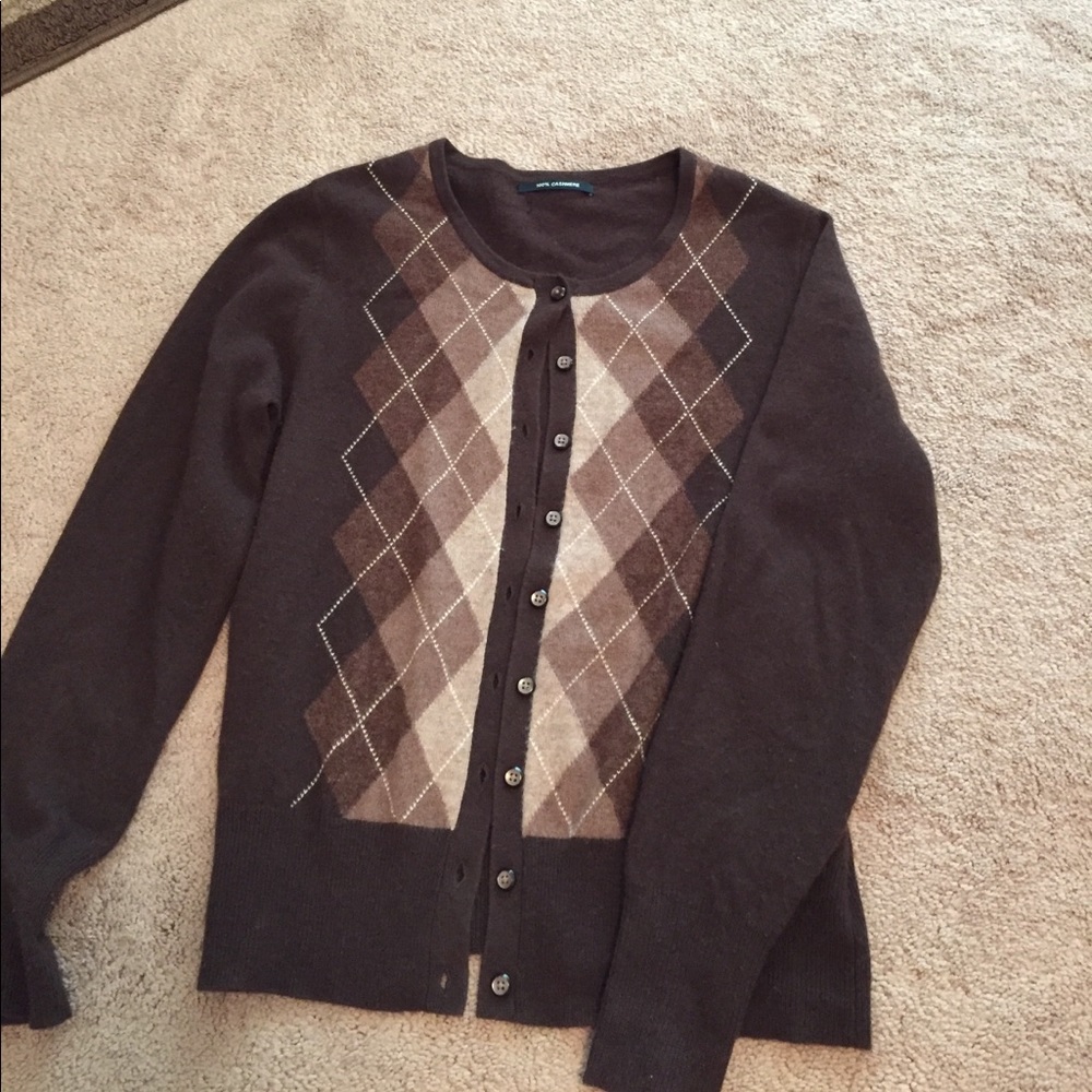 100% brown cashmere sweater